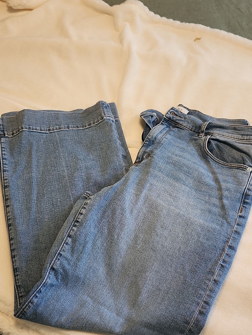 Classic Women's Light Blue Denim Jeans